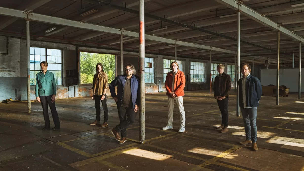 Wilco anuncia "Cousin", su nuevo disco, y presenta "Evicted", su primer