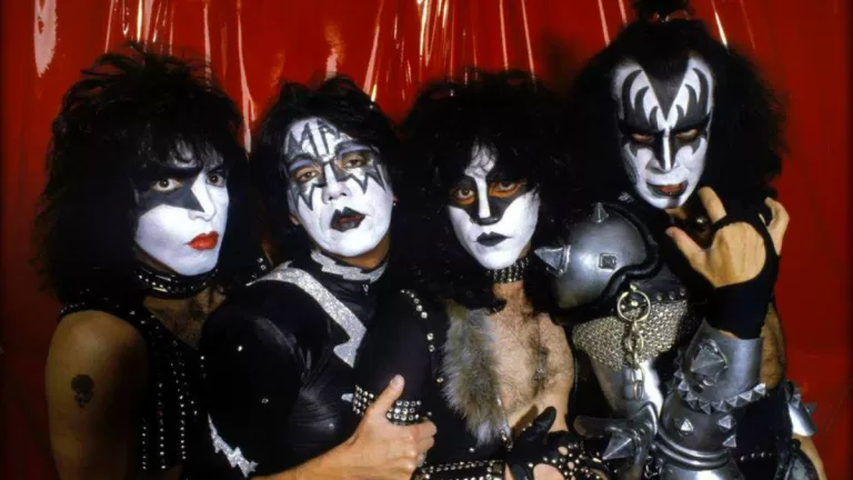 Kiss 1982 Creatures Of The Night Web