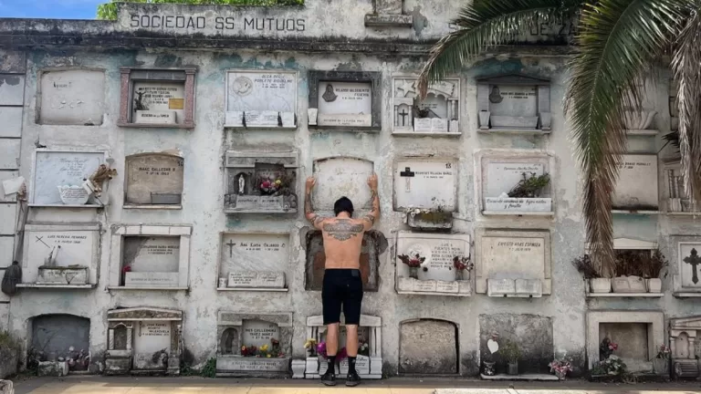 Anthony Kiedis Cementerio General Web