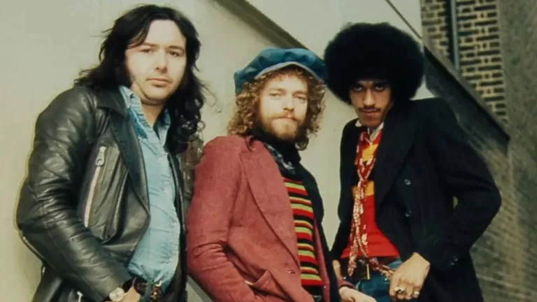 Thin Lizzy 1972 Web