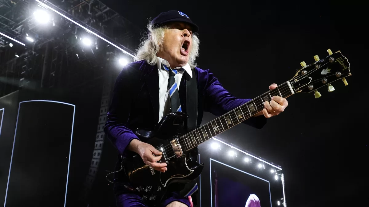 AC/DC: ¿por qué Angus Young usa uniforme escolar? — Futuro Chile