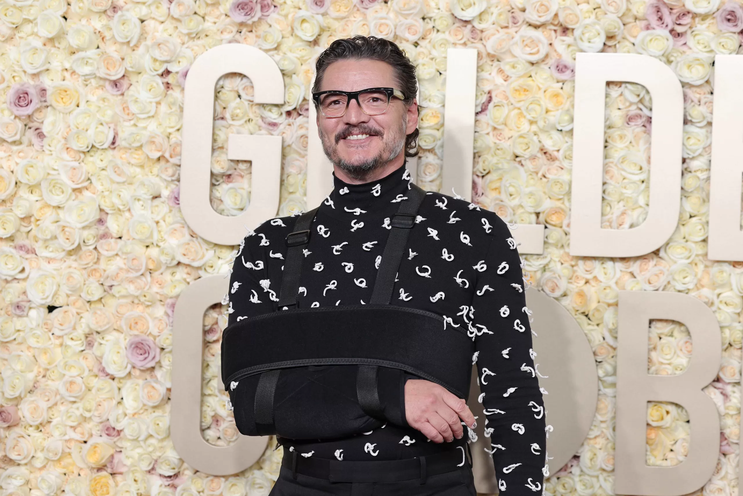 Pedro Pascal 2024 Globos De Oro Getty Ok