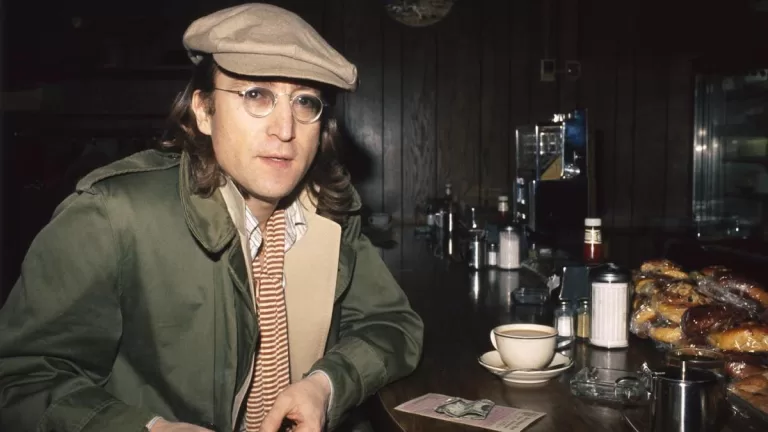 John Lennon 1975 Nueva York Cafe Web