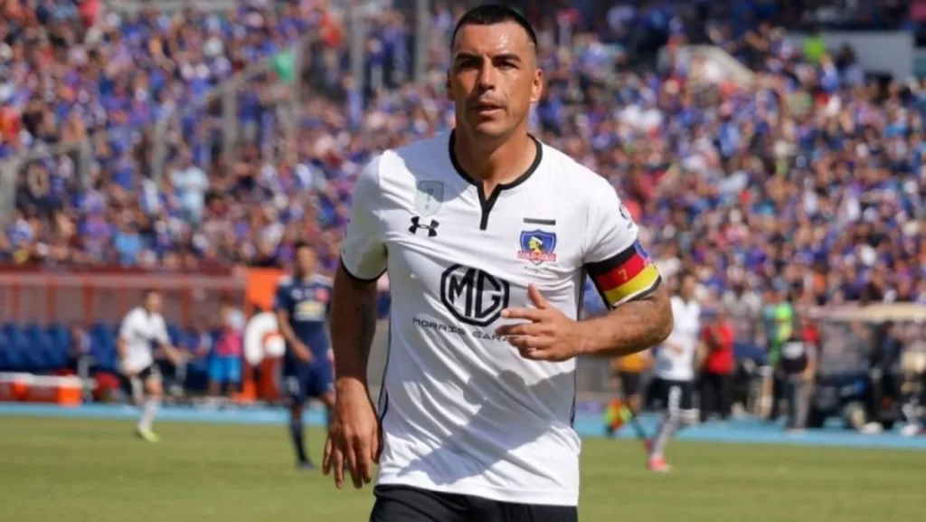 Sorpresa en el fútbol! Esteban Paredes regresa al profesionalismo y este  será su nuevo club — Futuro Chile