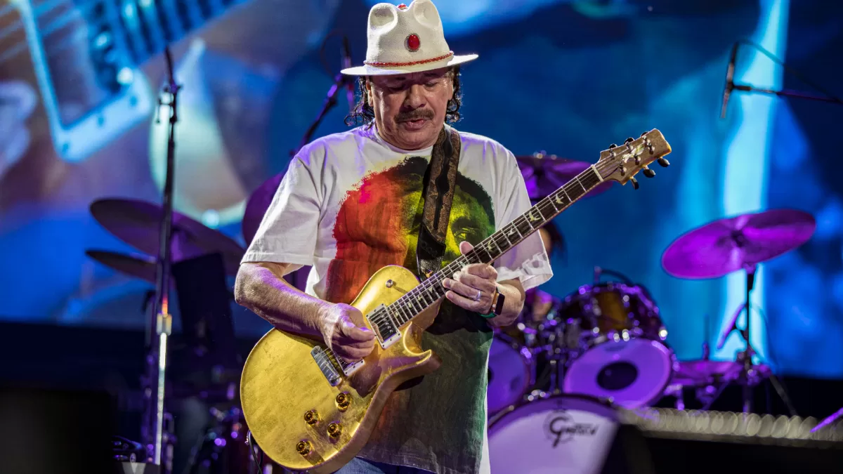 Carlos Santana presenta "Sentient", un álbum con temas inéditos y grandes colaboraciones — Futuro Chile