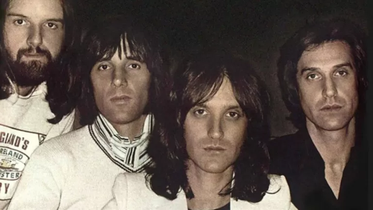 Kinks 1977 Web