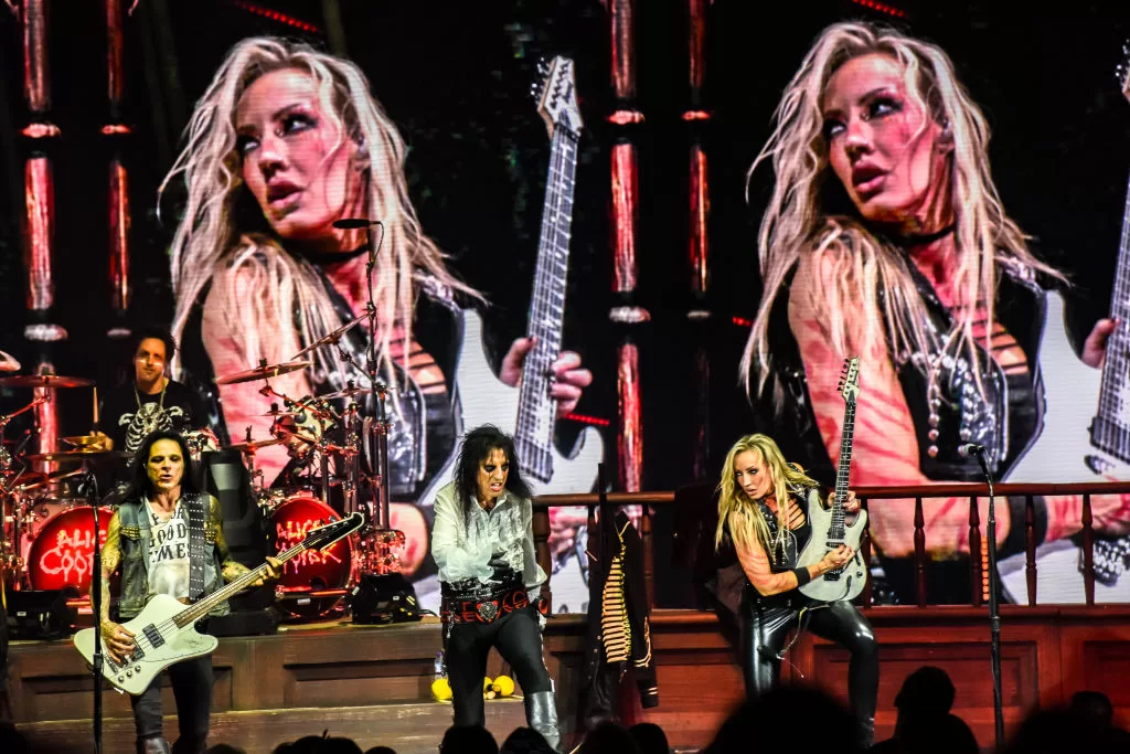 Glen Sobel, Chuck Garric, Alice Cooper y Nita Strauss