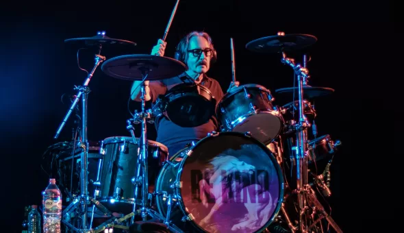 Garbage en Chile 2025: Ritual de la extravagancia, entre distorsión y devoción