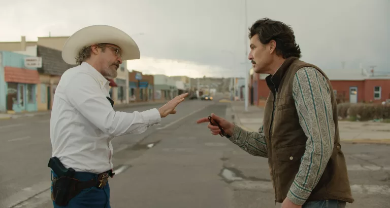 Eddington Pedro Pascal y Joaquin Phoenix