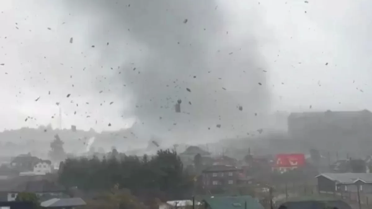 Tornado afecta a Puerto Varas: fenómeno provoca serios daños en el centro de la ciudad — Futuro Chile