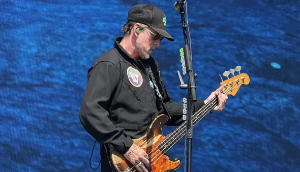 Glastonbury 2025 – Día 2 // Weezer, John Fogerty & Neil Young and The Chrome Hearts: Calidad intacta