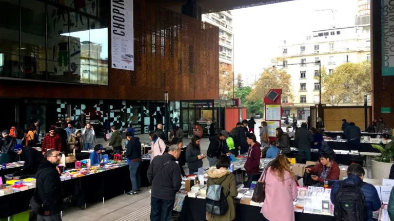 Lluvia De Libros