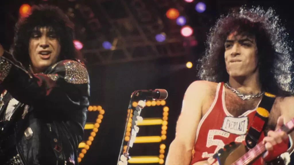 Simmons Stanley Kiss