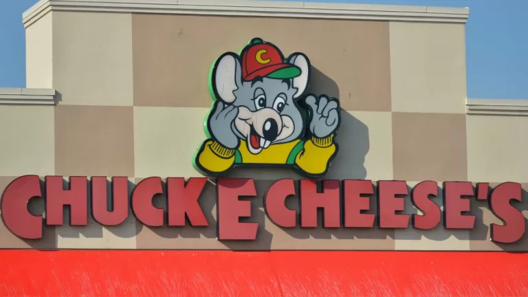 Chuck E Cheese