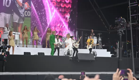 Glastonbury 2025 – Día 3 // The Libertines, Wolf Alice & Rod Stewart: La armada británica