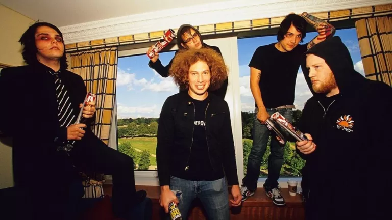 “I Brought You My Bullets, You Brought Me Your Love”_ El Oscuro Y Urgente Nacimiento De My Chemical Romance Cumple 22 Años