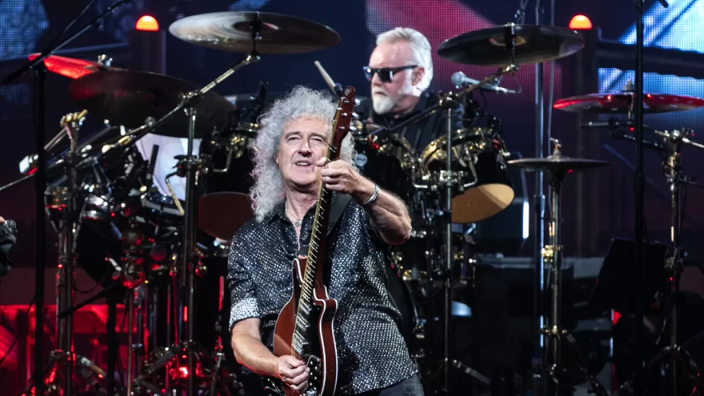 Queen Acoustic Brian May Roger Taylor