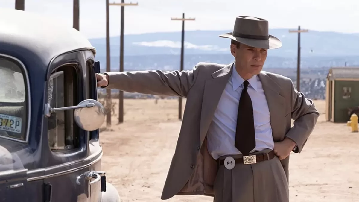 Cillian Murphy Como Robert Oppenheimer