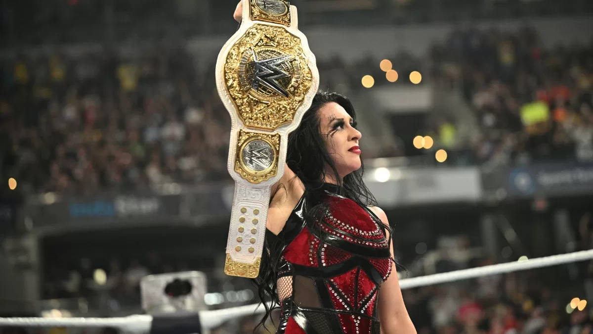 Celebra Chile! Stephanie Vaquer es la nueva Campeona Mundial Femenina de la  WWE — Futuro Chile