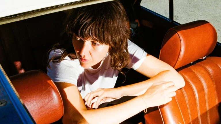 Courtney Barnett 2025 Web