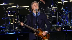Paul McCartney Hofner