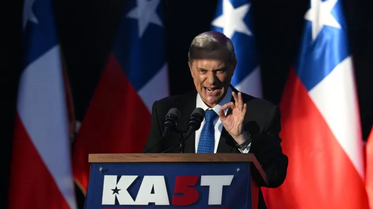 José Antonio Kast, 40 horas