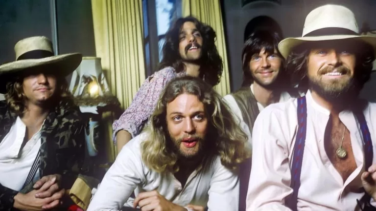 Eagles 1976 Hotel California Web