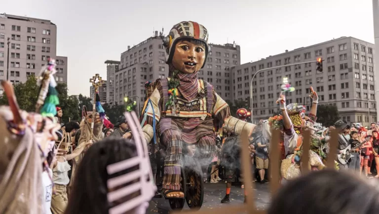 El Gigante Y Los Niños Wara Wara