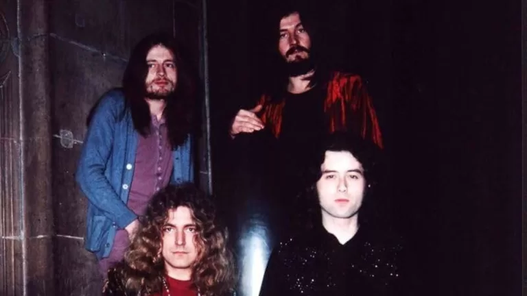 Led Zeppelin 1972 Vertical Web