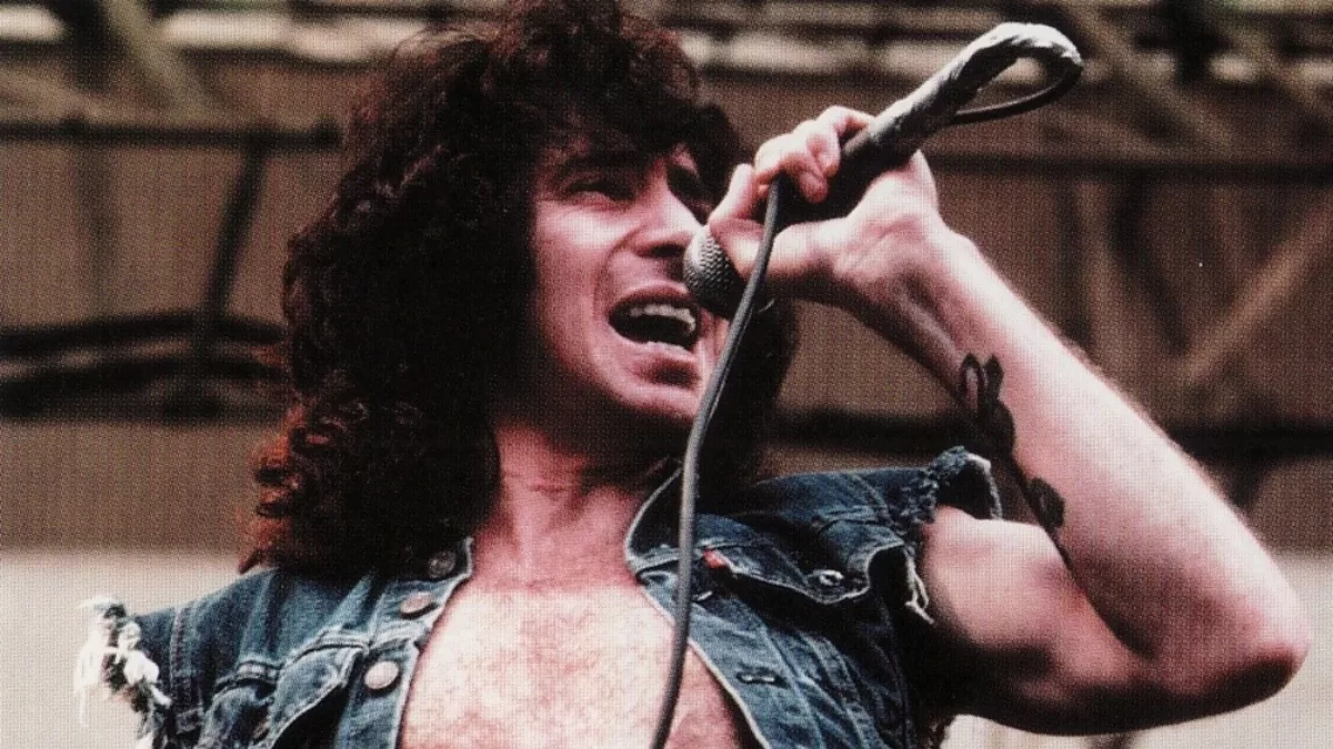 Bon Scott, la voz legendaria de AC/DC, murió hace 46 años: la historia ...