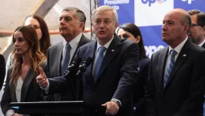 Kast Post Bilateral Web