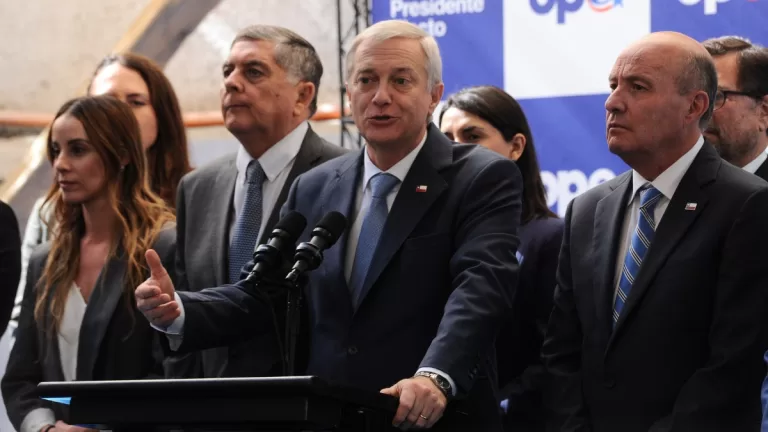 Kast Post Bilateral Web