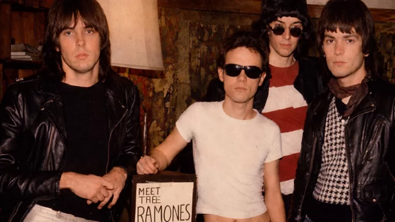 Ramones 1974 Color Web 02