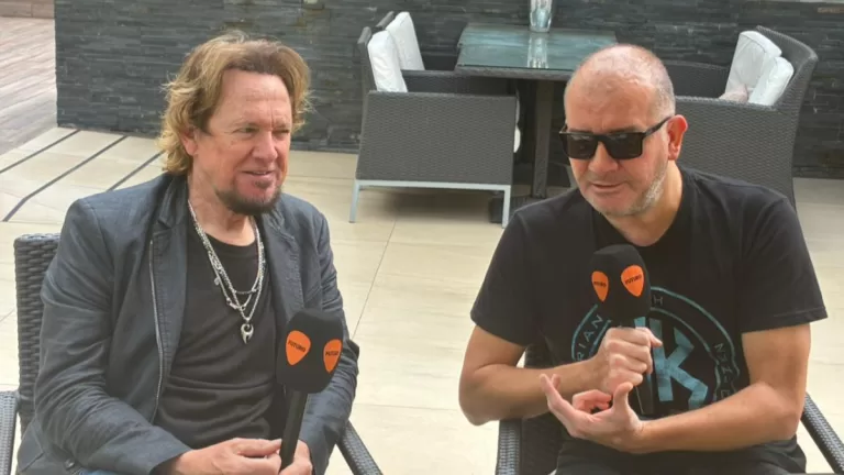 Adrian Smith Radio Futuro