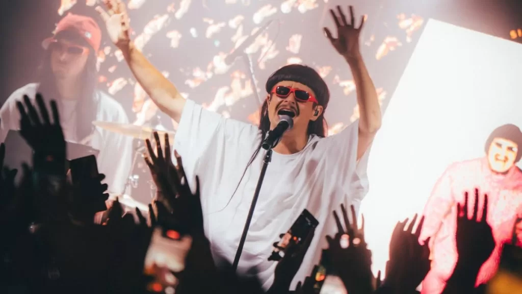 Oliver Tree Lotus Web