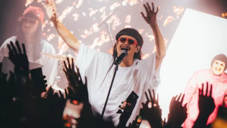 Oliver Tree Lotus Web