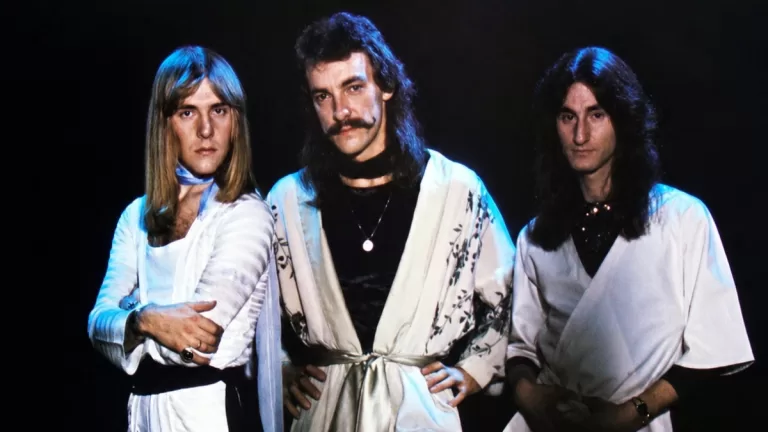 Rush 1976 Alta Feed Web