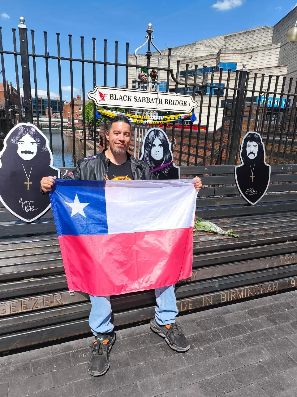 rodrigo bragg bandera chilena ozzy osbourne
