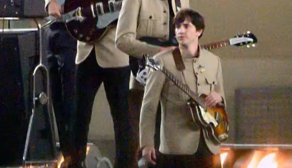¡Impactante parecido! Filtran las primeras fotos de las biopics de The Beatles recreando el mítico Shea Stadium