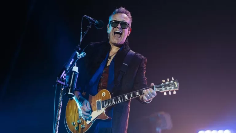 Vivian Campbell 2026 Web