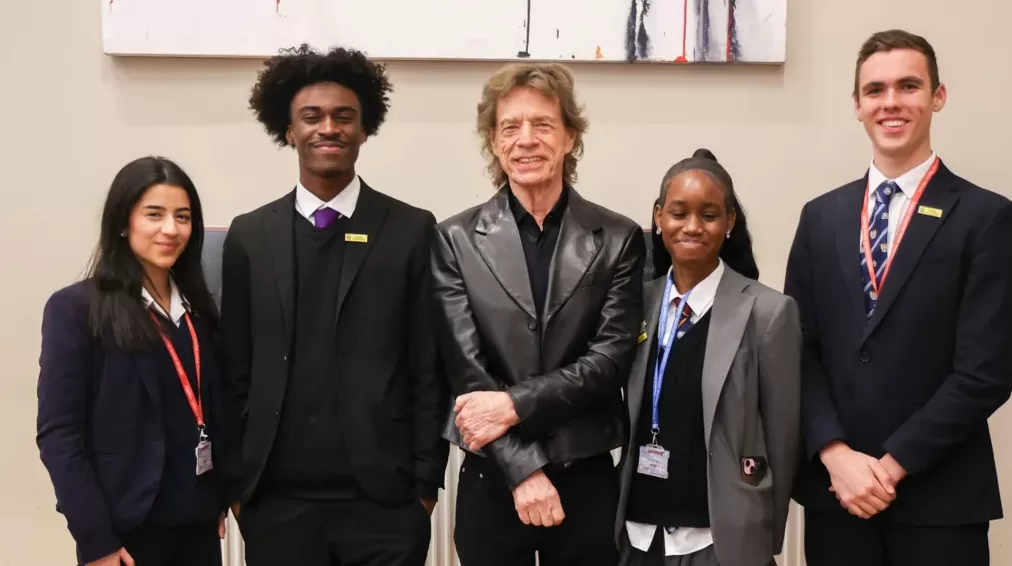 Mick Jagger En Su Antigua Escuela 2025 Por Pete Bresser