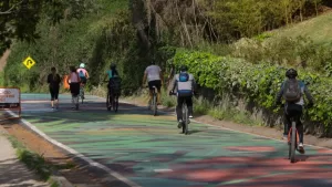 Ciclistas Cerro San Cristobal Web