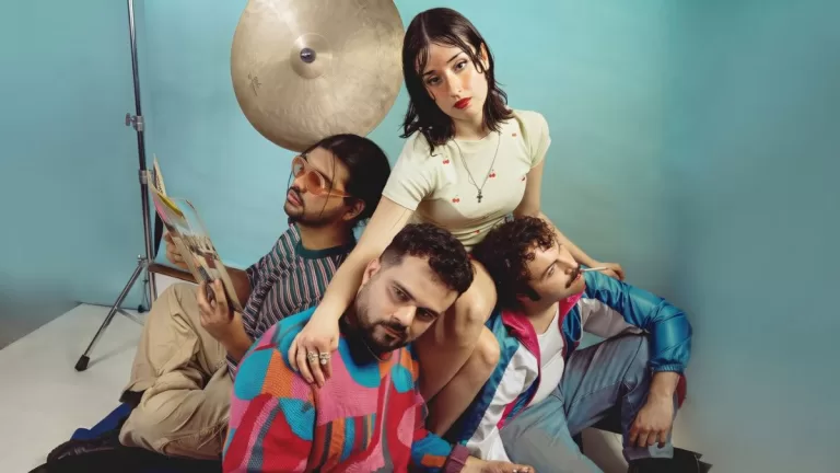 Maria Y Los Templos Promo Web